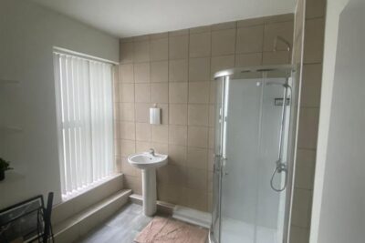 room for rent llantwit road
