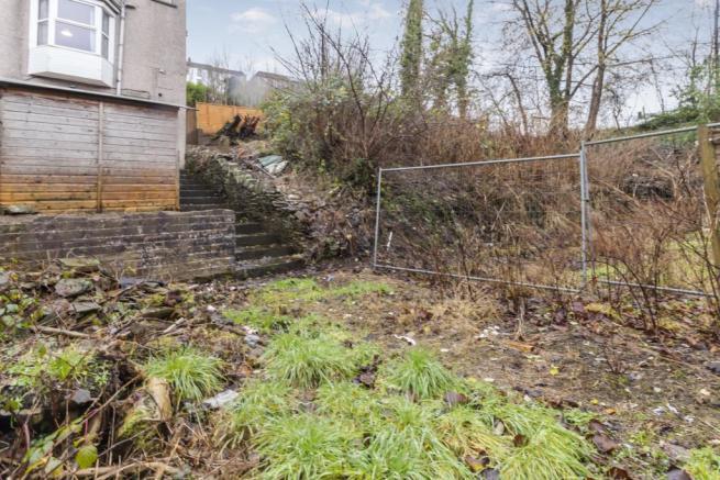 house - end terrace for sale broadway