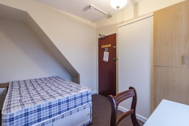 house - end terrace for sale broadway