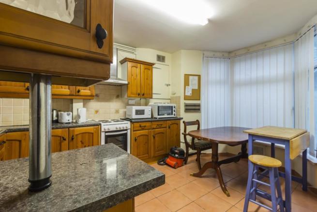 house - end terrace for sale broadway