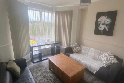 room for rent llantwit road