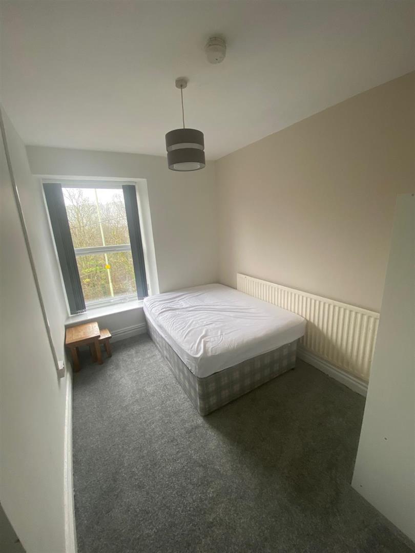 room for rent llantwit road
