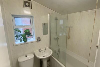 room for rent llantwit road