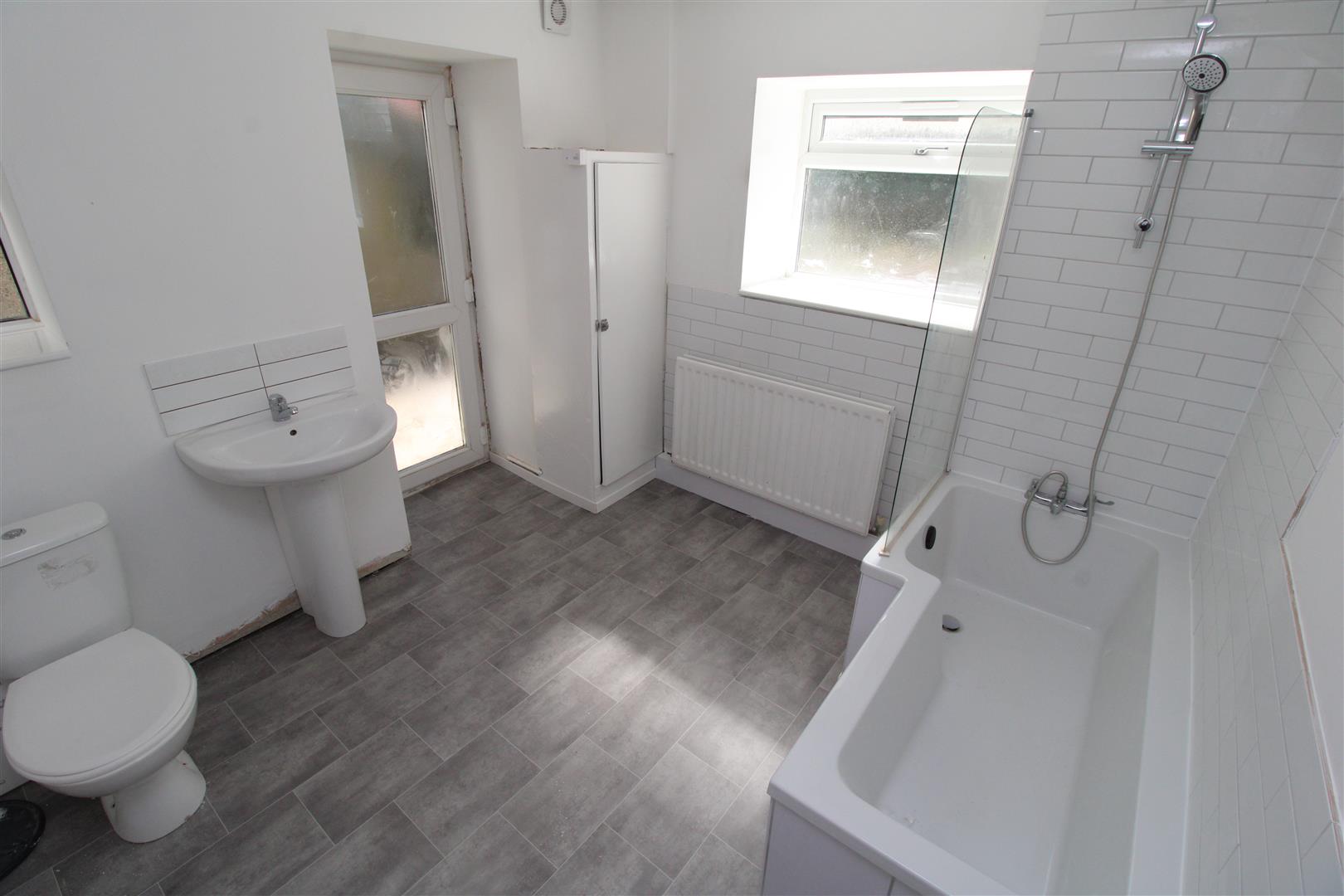 flat for rent neath road