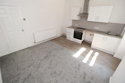 flat for rent neath road