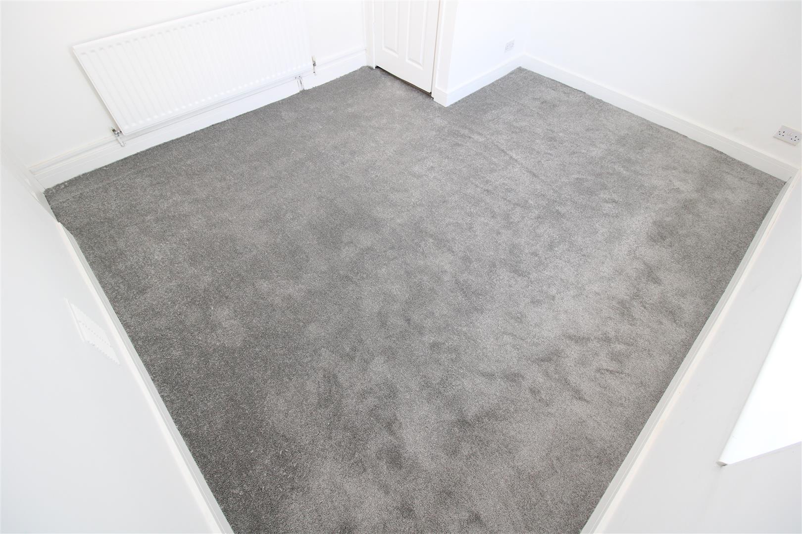 flat for rent neath road