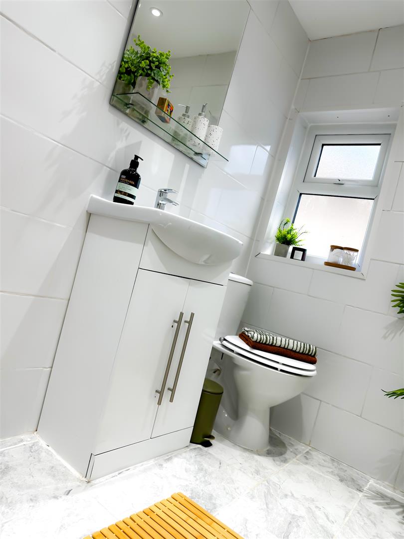 house - end terrace for rent windsor street