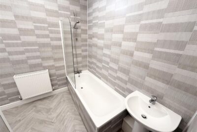 house - terraced for rent new street