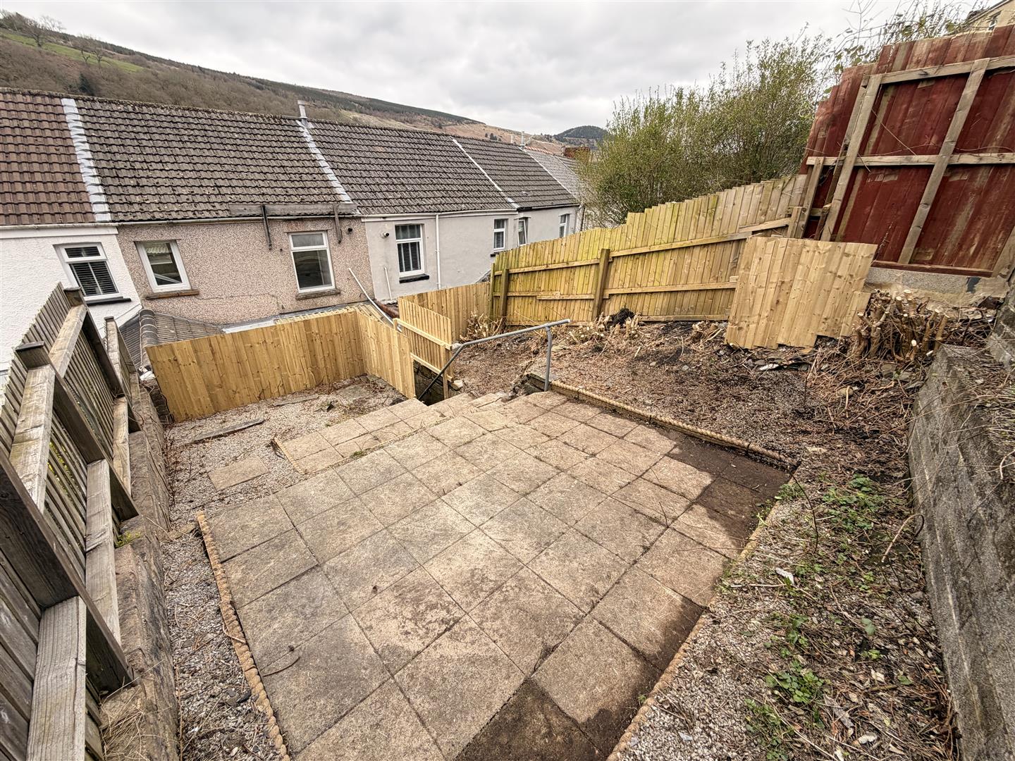 house - terraced for rent new street