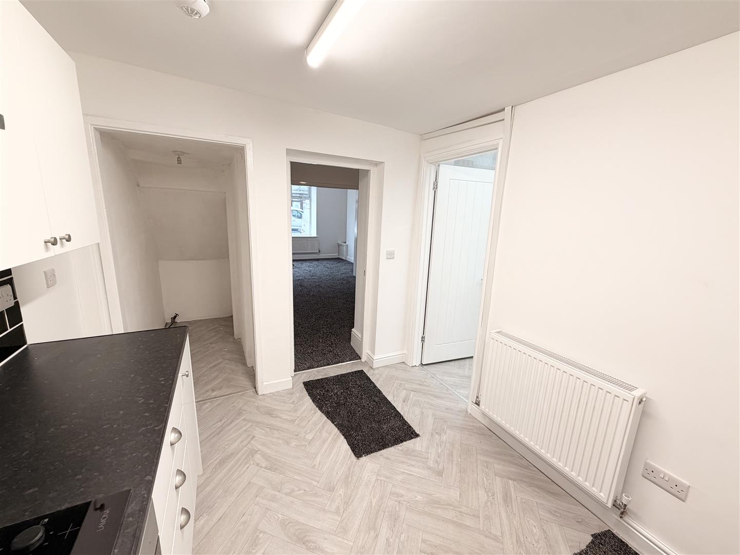 house - terraced for rent new street