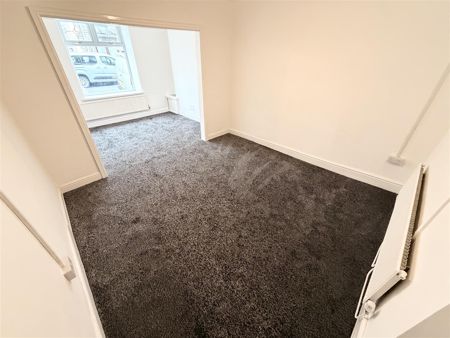 house - terraced for rent new street