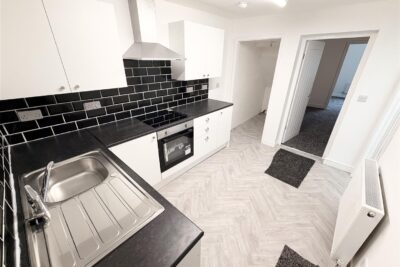 house - terraced for rent new street