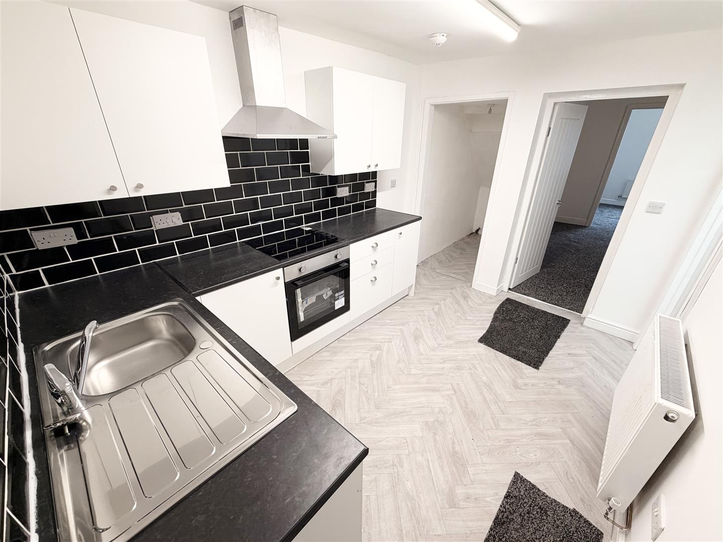 house - terraced for rent new street