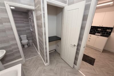 house - terraced for rent new street