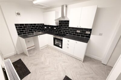 house - terraced for rent new street