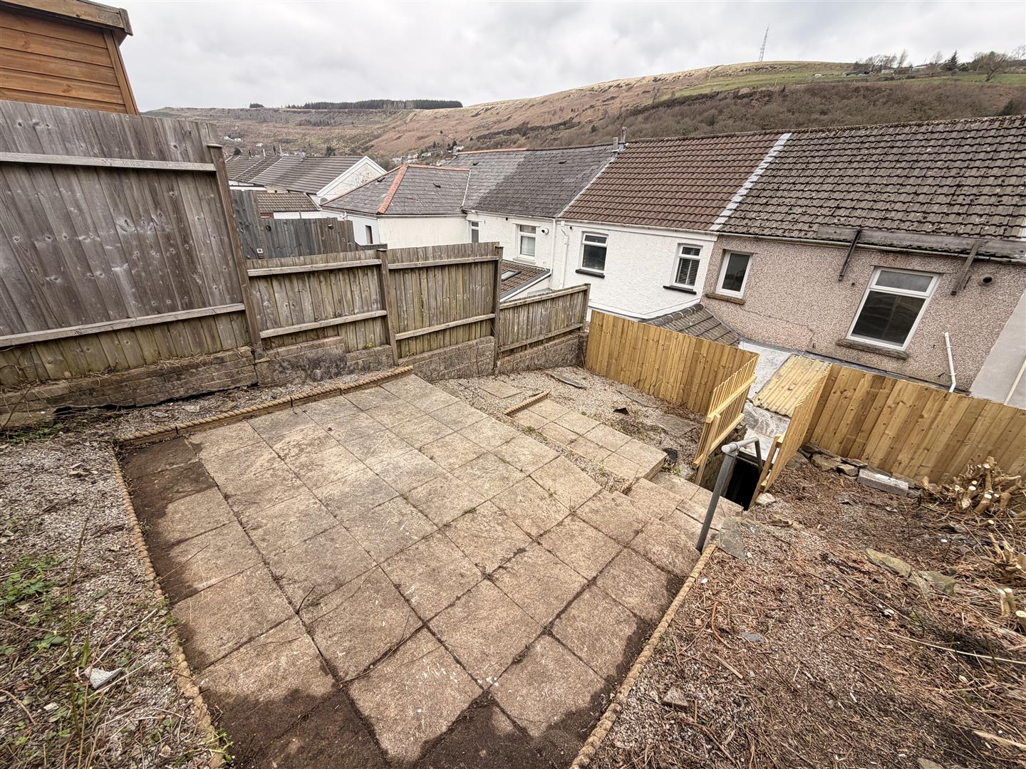 house - terraced for rent new street