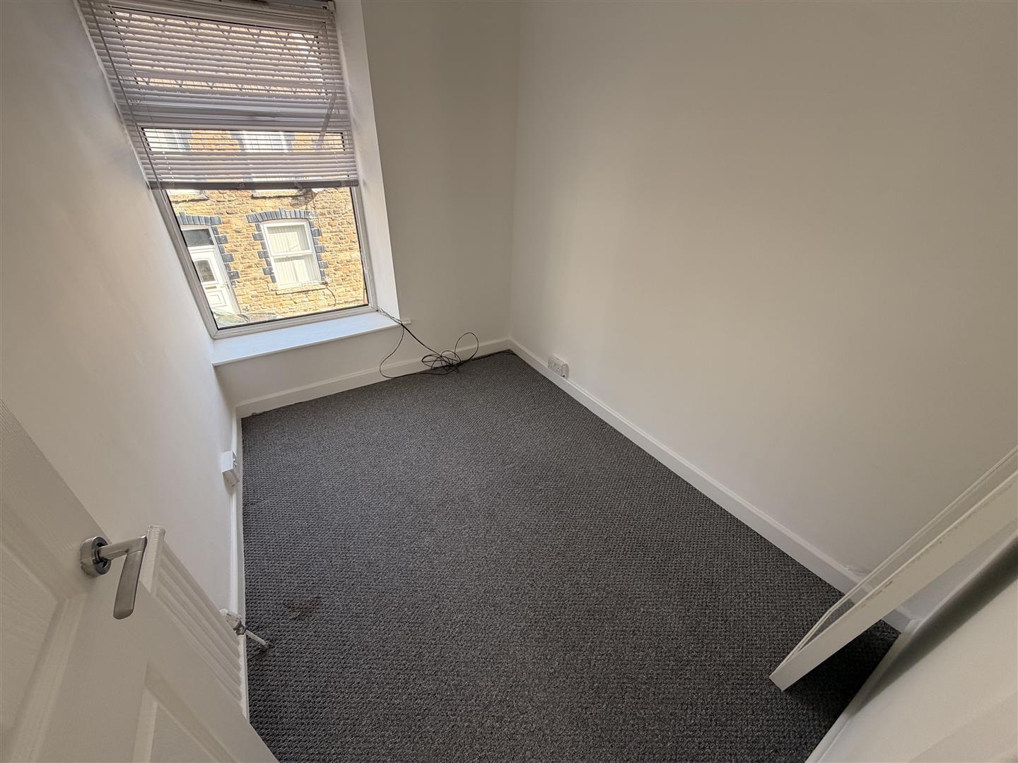 house - terraced for rent whitting street