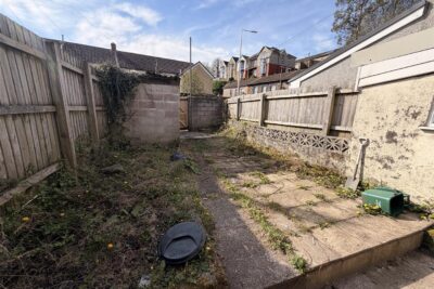 house - terraced for rent whitting street