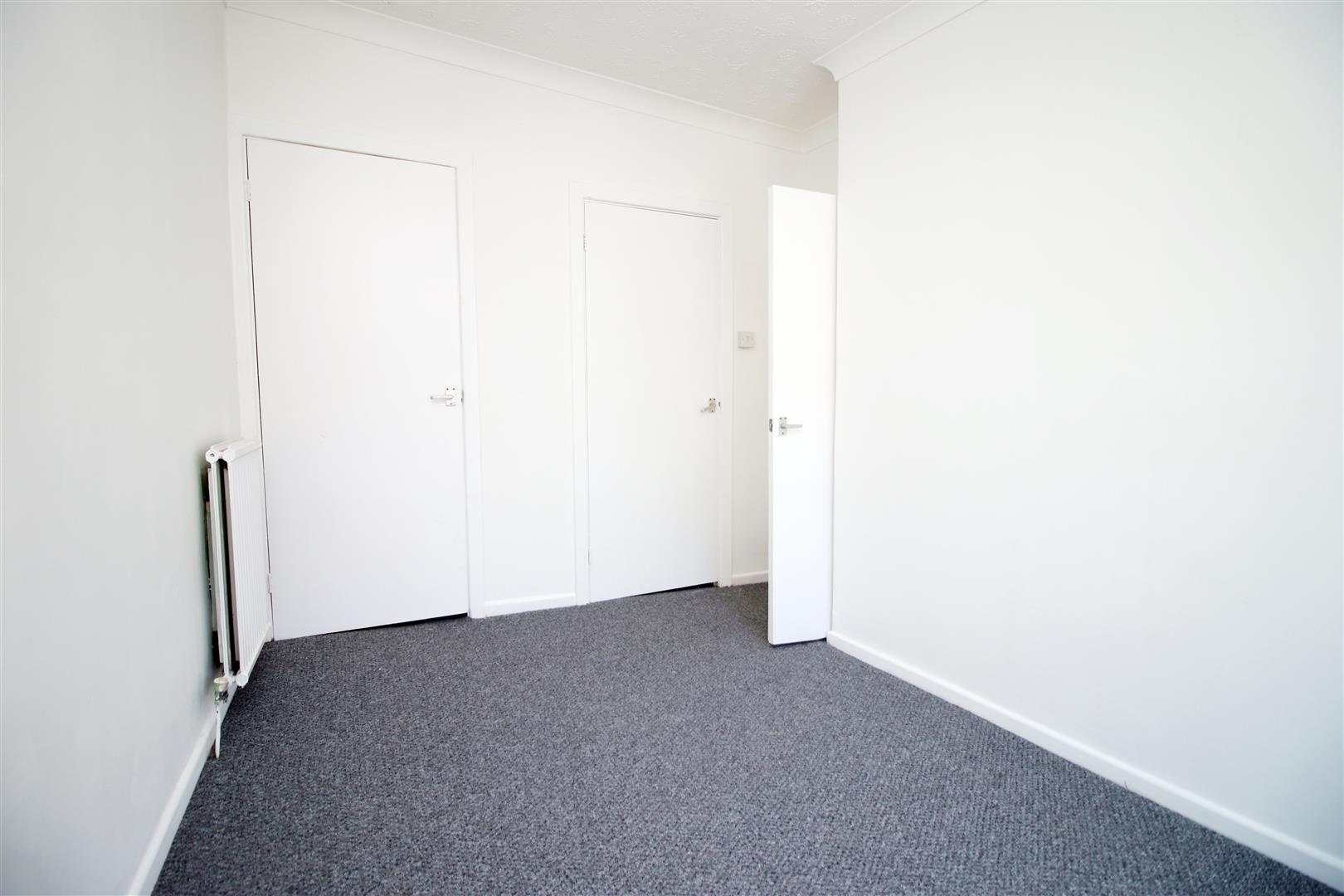 house - terraced for rent whitting street