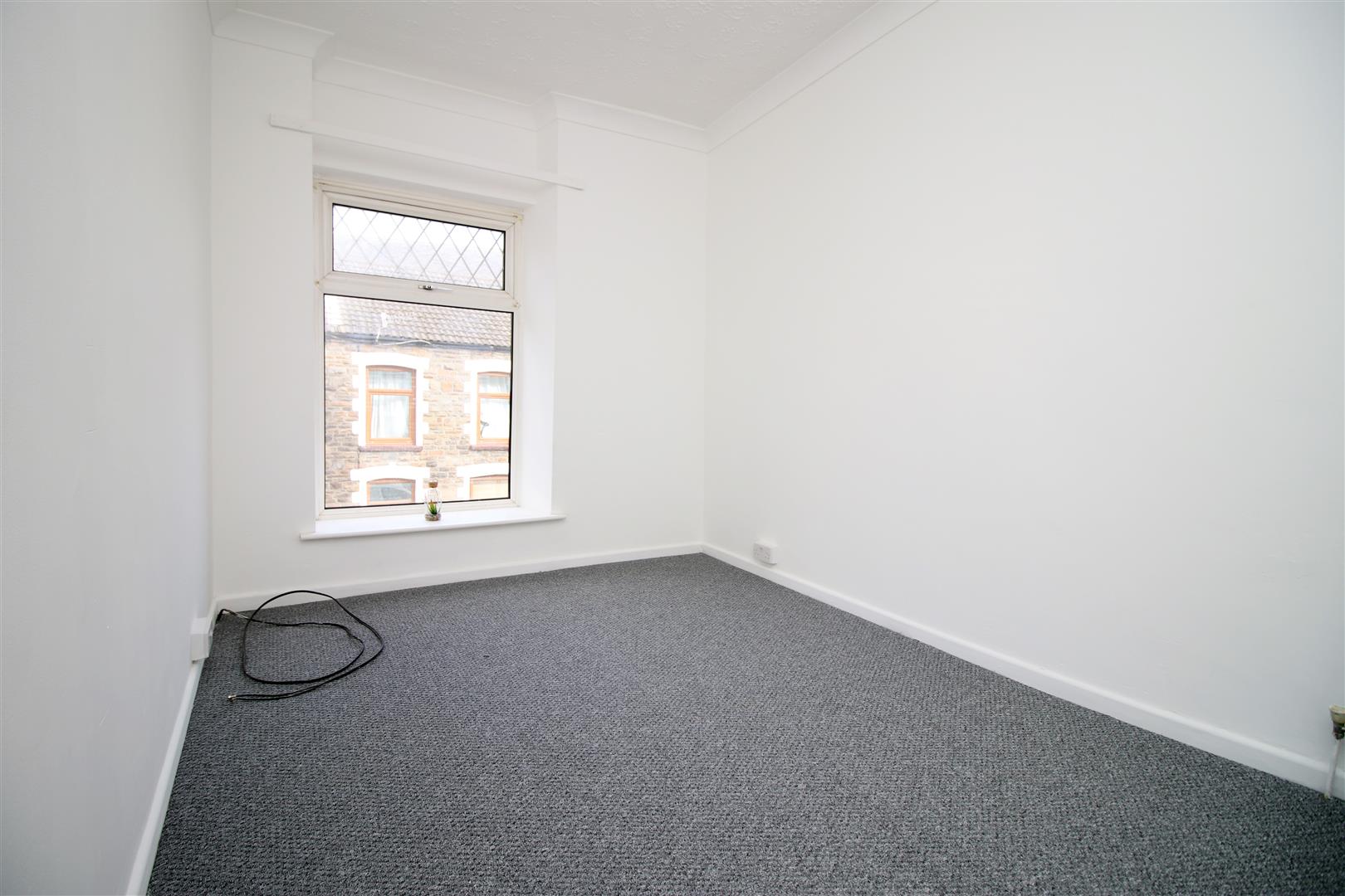 house - terraced for rent whitting street