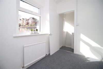 house - terraced for rent whitting street