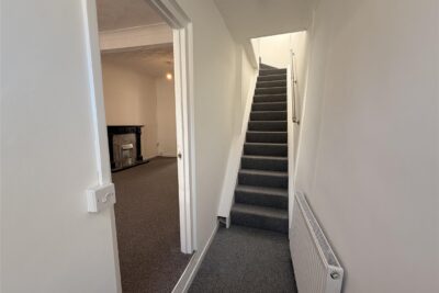 house - terraced for rent whitting street