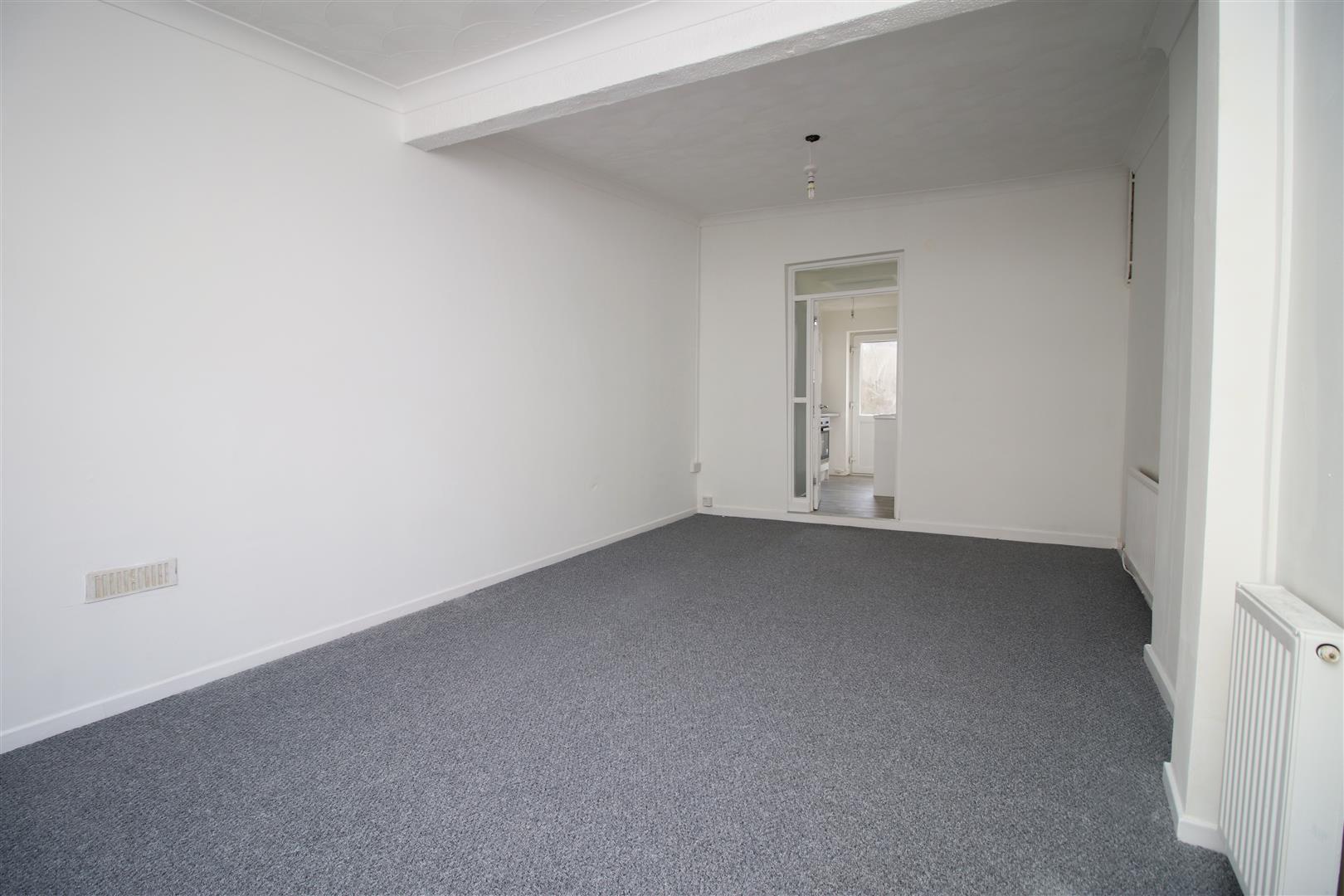 house - terraced for rent whitting street