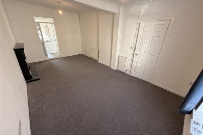 house - terraced for rent whitting street