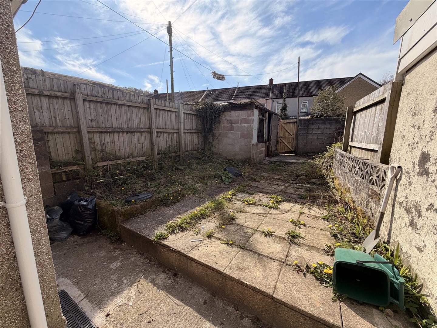 house - terraced for rent whitting street