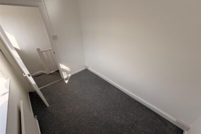 house - terraced for rent whitting street