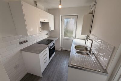 house - terraced for rent whitting street