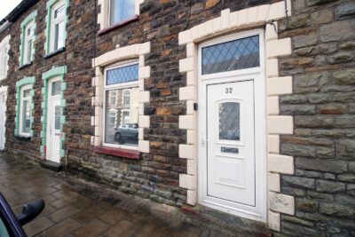 house - terraced for rent whitting street