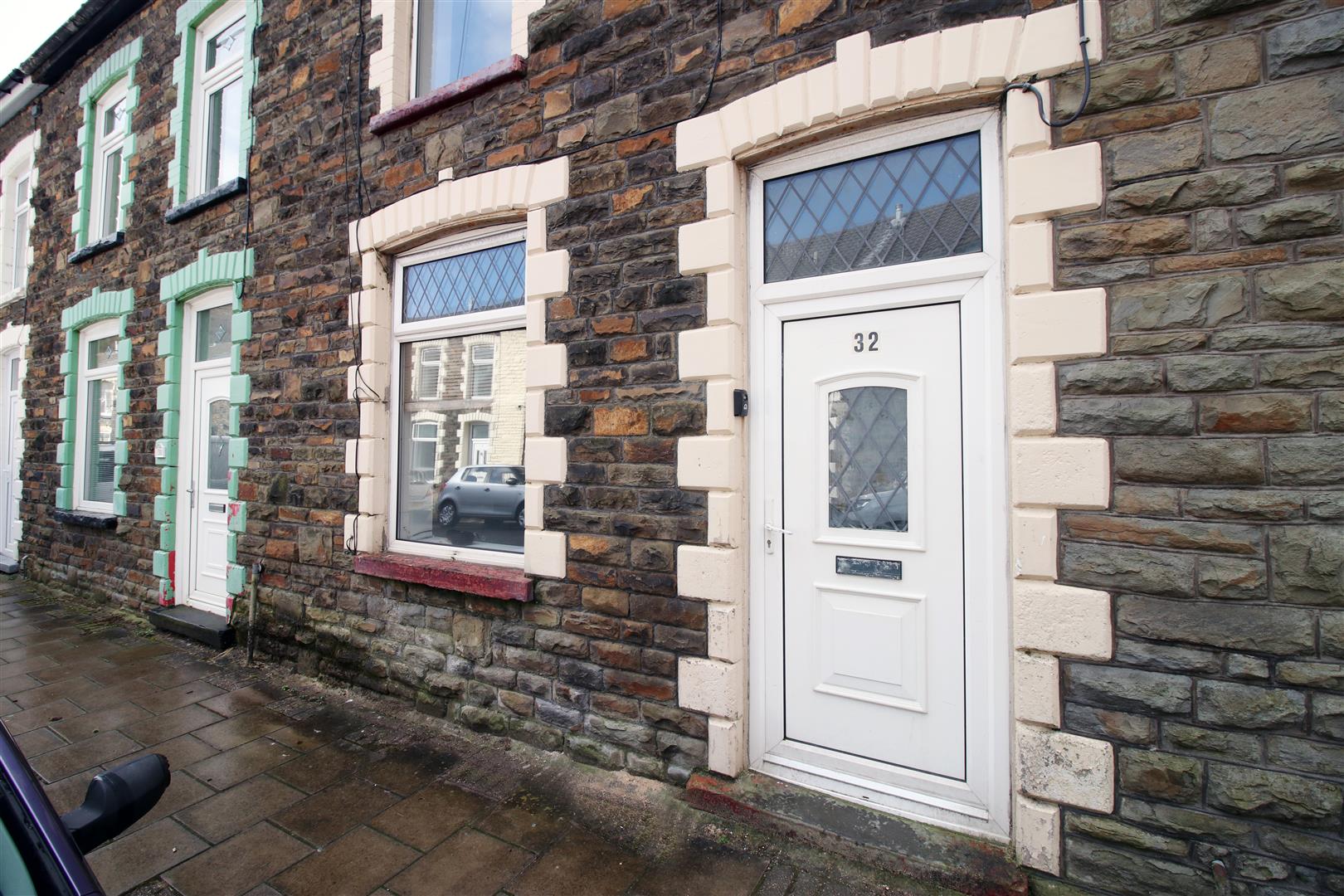 house - terraced for rent whitting street