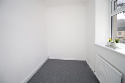 house - terraced for rent whitting street