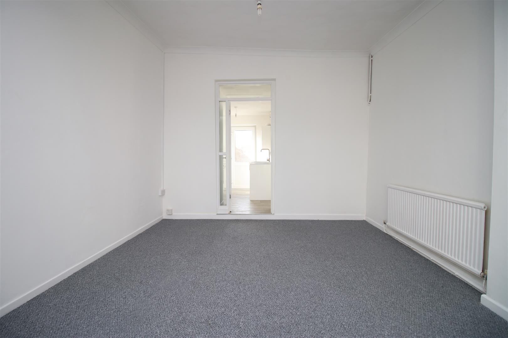 house - terraced for rent whitting street