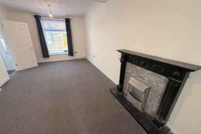house - terraced for rent whitting street