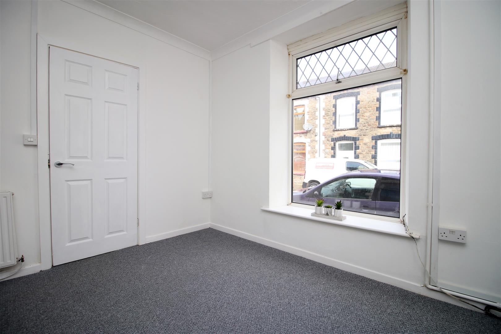 house - terraced for rent whitting street