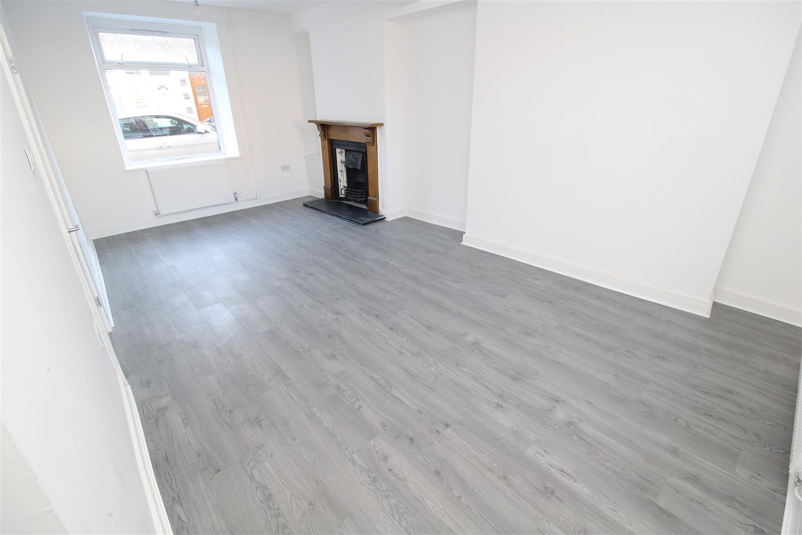 house - terraced for rent oak street