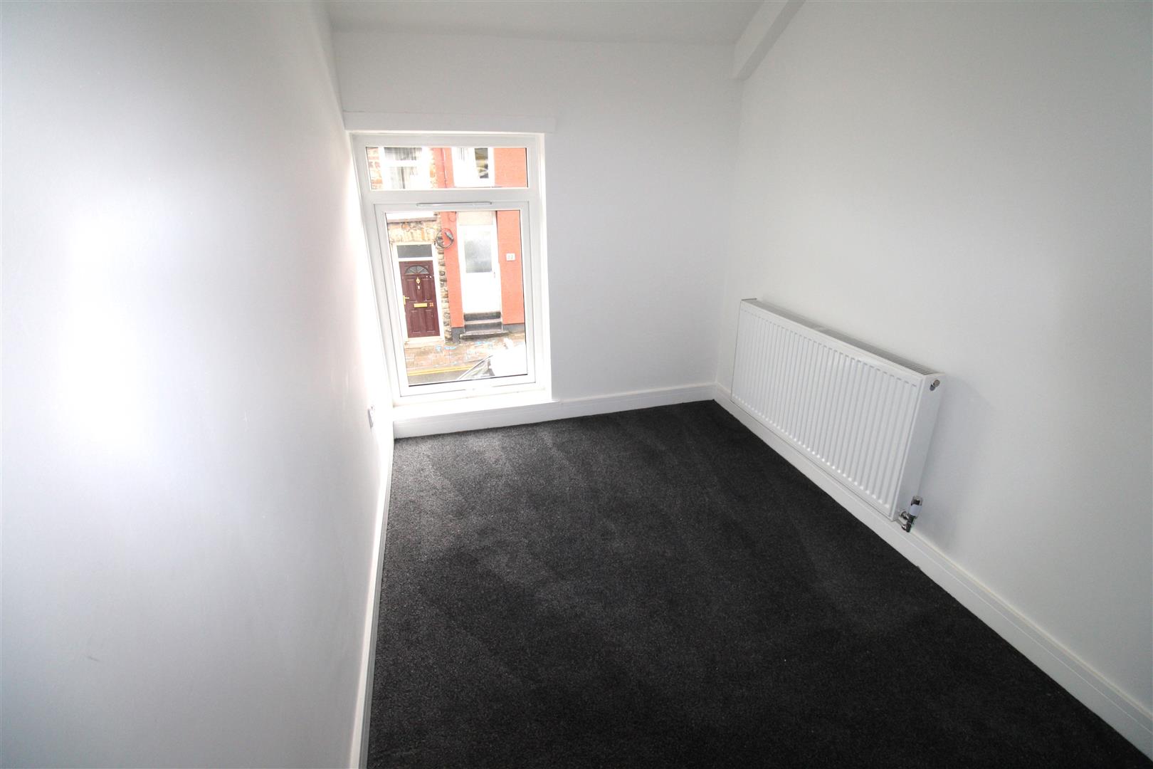 house - terraced for rent penygraig road