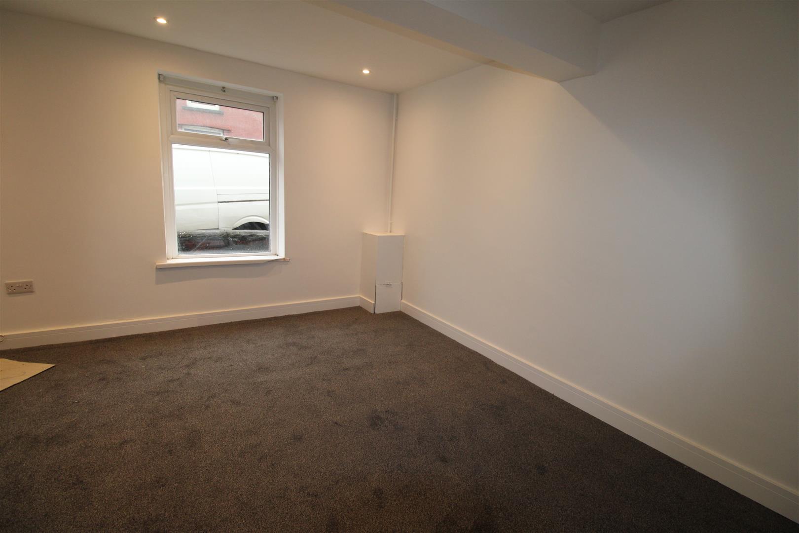 house - terraced for rent penygraig road