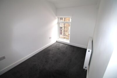 house - terraced for rent penygraig road