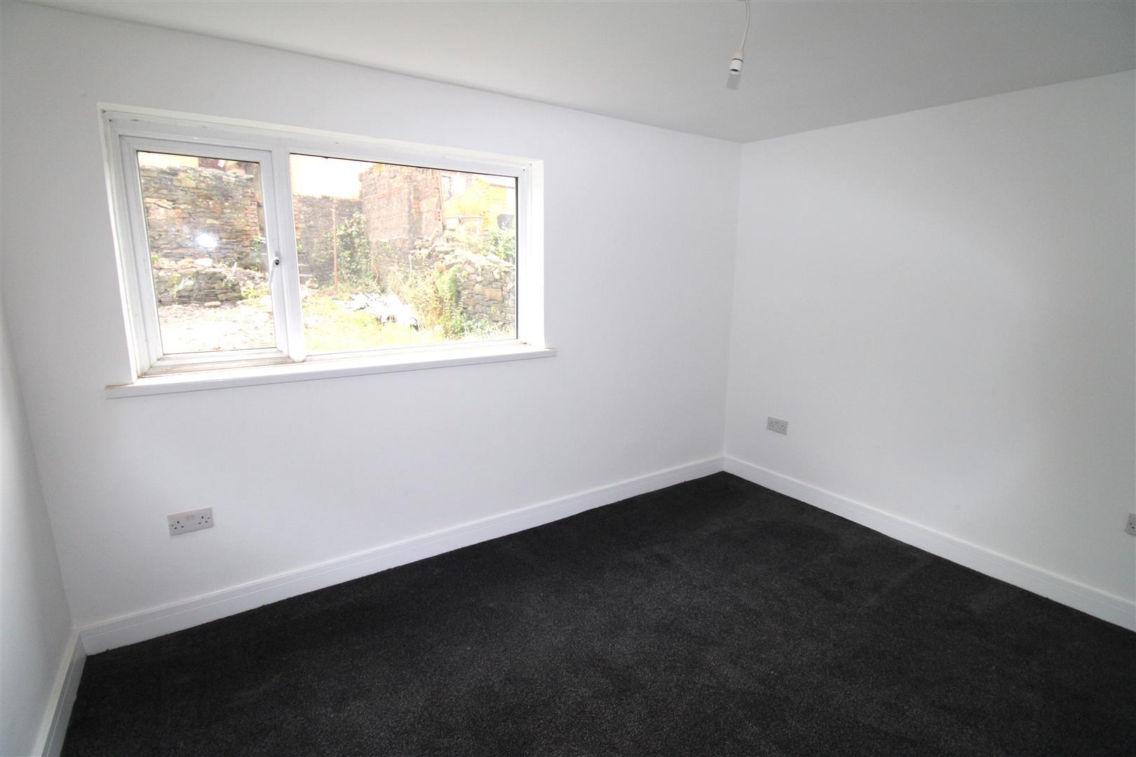 house - terraced for rent penygraig road