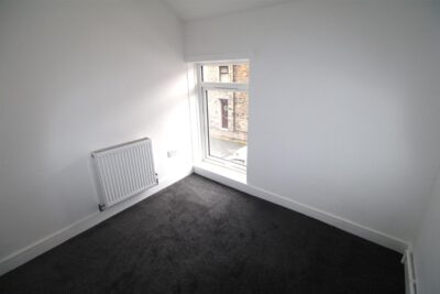 house - terraced for rent penygraig road