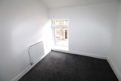 house - terraced for rent penygraig road