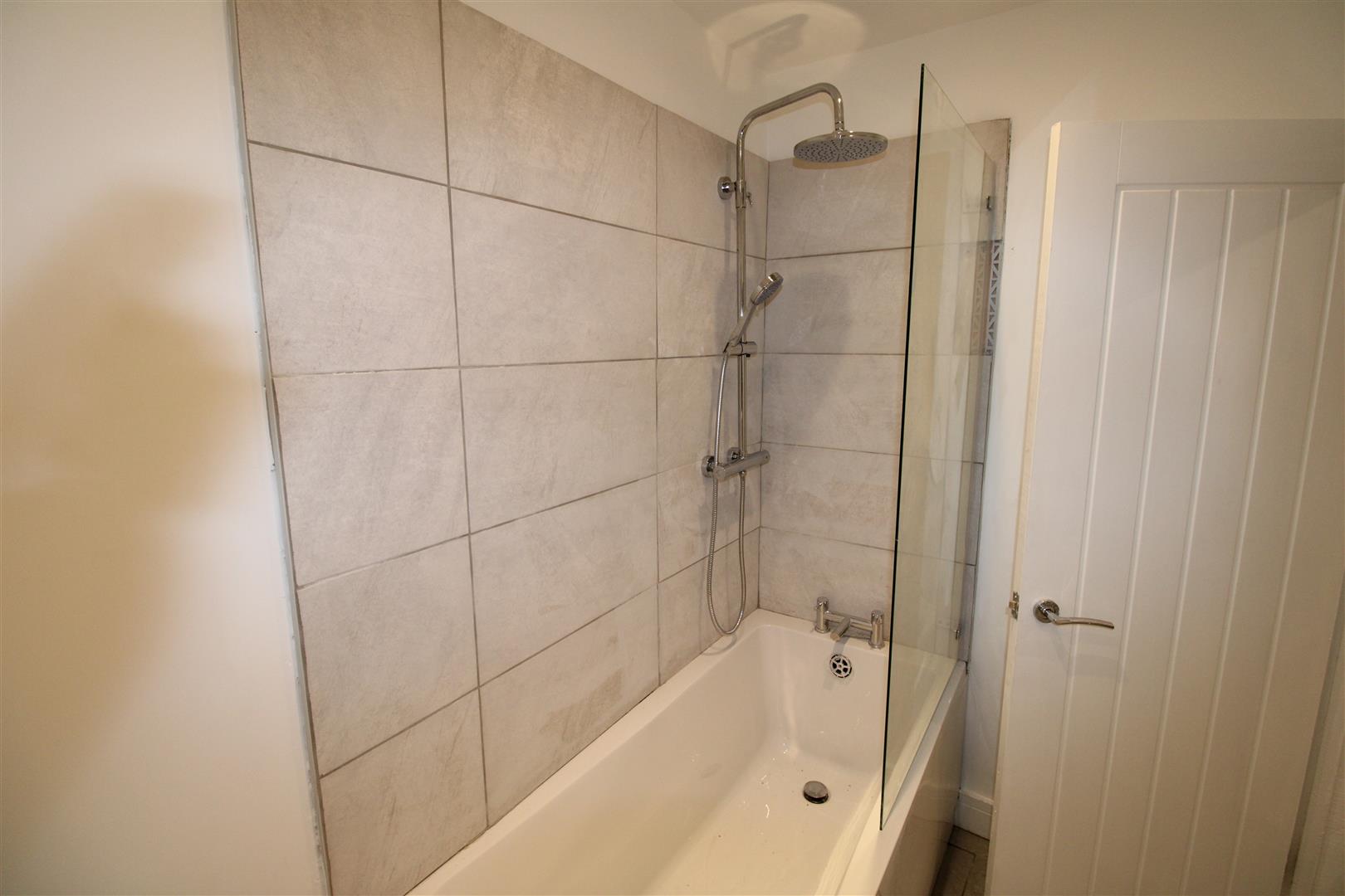 house - terraced for rent penygraig road