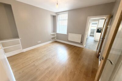 house - terraced for rent francis street