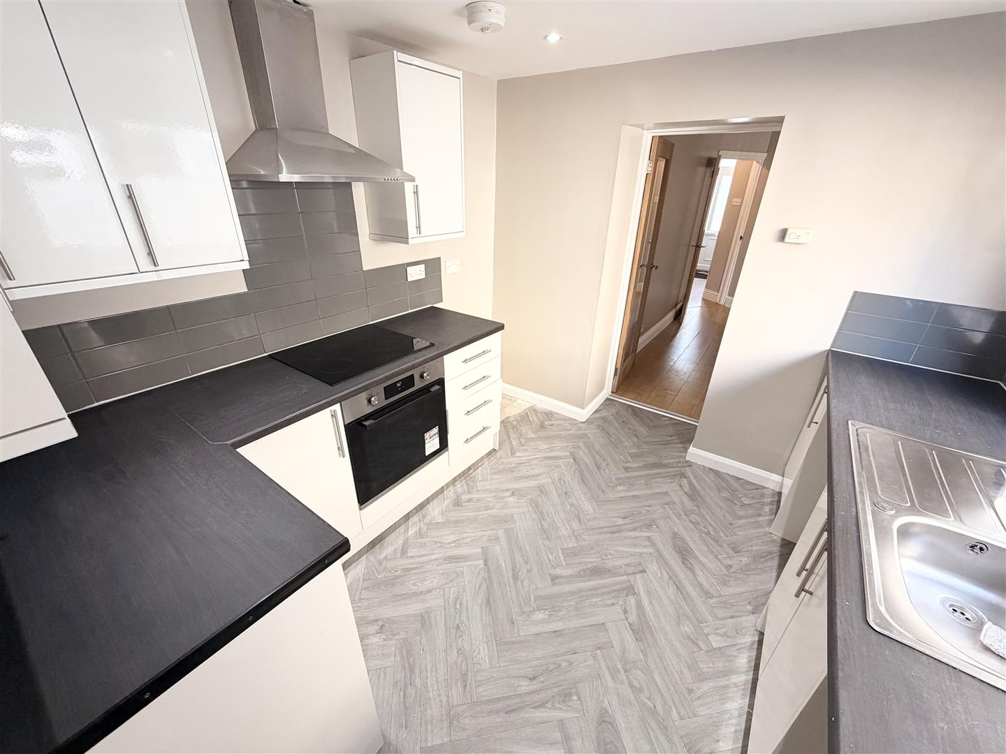 house - terraced for rent francis street