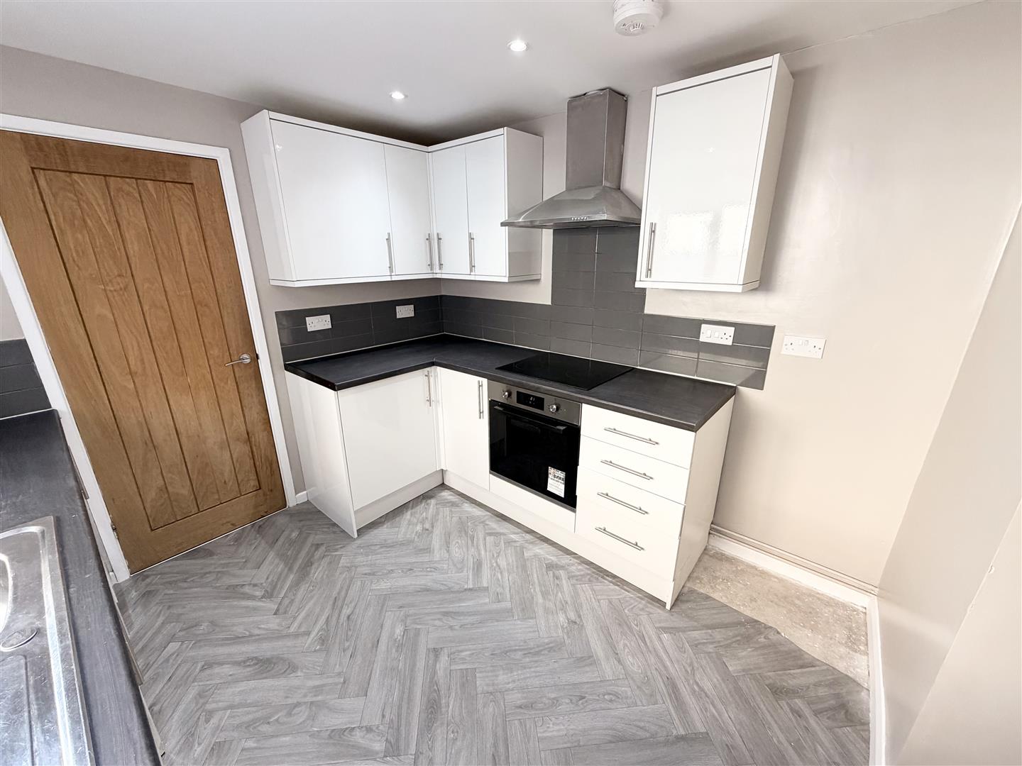 house - terraced for rent francis street