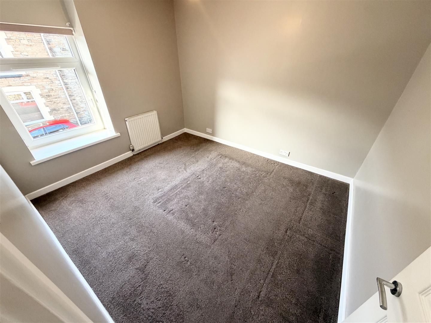 house - terraced for rent francis street