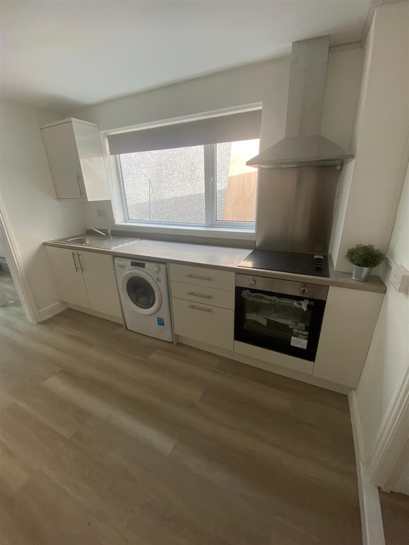 house - terraced for rent brook street